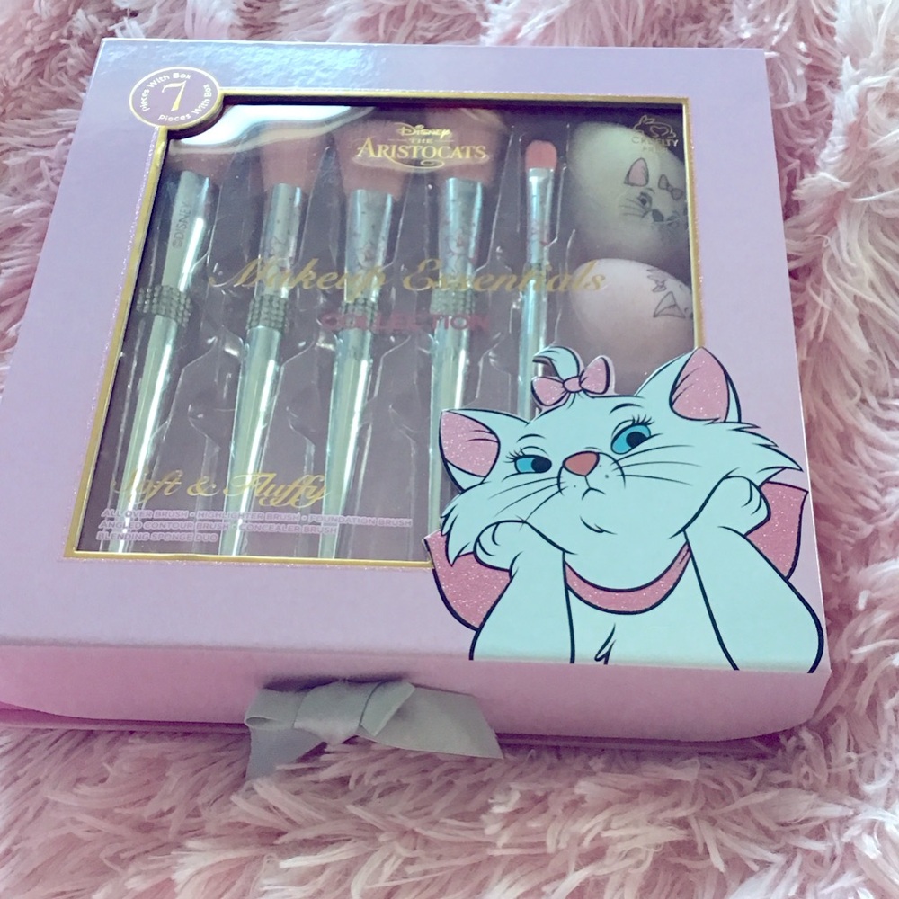 New Disney Aristocats Marie Makeup 5 Face Eye Brush, 2  Blenders Set